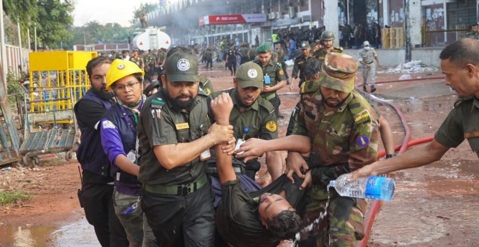 শাহজালালে অগ্নিকাণ্ড নিয়ে যা জানাল সেনাবাহিনী