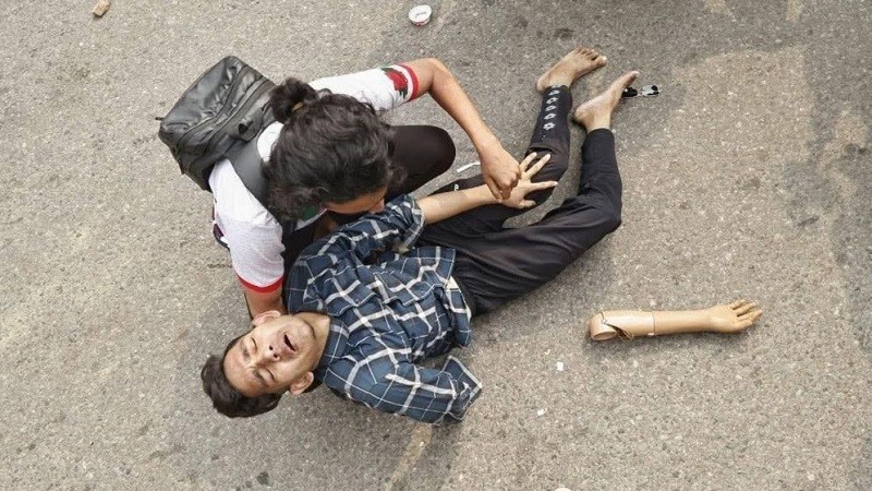 ‘আমার এক হাত নাই, কৃত্রিম হাতটাও ওরা ভেঙে ফেলেছে’