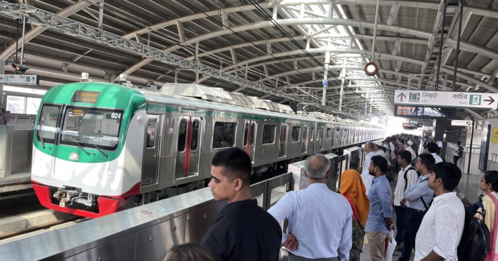 পুরো পথে মেট্রোরেল চলাচল শুরু