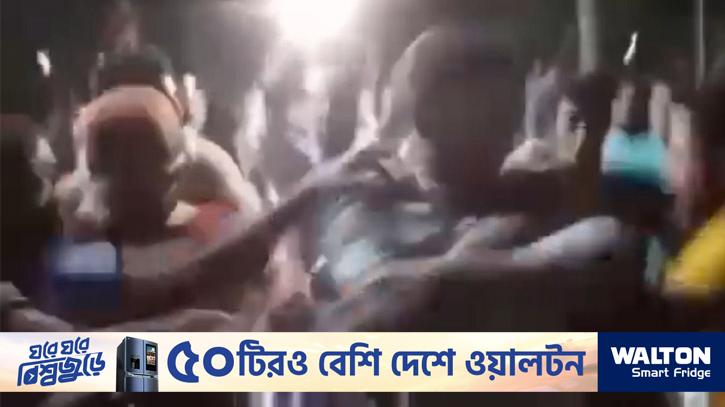 সাতক্ষীরায় সাংবাদিকের ওপর জামায়াত নেতাকর্মীদের হামলা