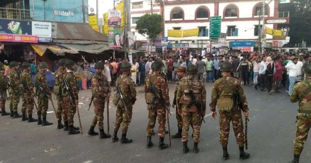 টাঙ্গাইলে বিএনপির দুই পক্ষের সংঘর্ষ, দুটি হাসপাতাল ও যানবাহন ভাঙচুর