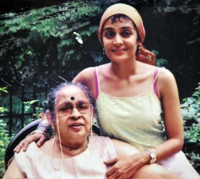 মা ও মেয়ের আখ্যান ‘মাদার মেরি কামস টু মি’