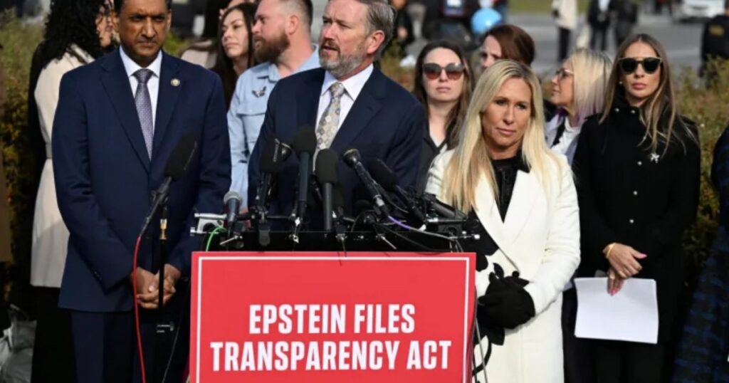 যৌন নিপীড়ক এপস্টিন ফাইল প্রকাশে কংগ্রেসের অনুমোদন, বিল যাচ্ছে ট্রাম্পের টেবিলে