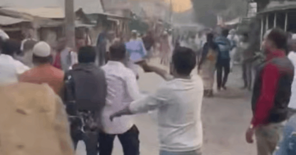 পাবনায় সংঘর্ষে সেই অস্ত্রধারী যুবক জামায়াতের কর্মী: পুলিশ