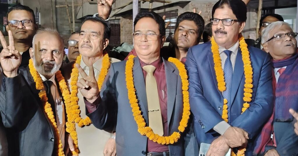 ১৩ পদের ১১টিতে বিএনপি, দুটিতে জামায়াতপন্থিরা বিজয়ী