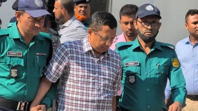 ট্রাইব্যুনালে আনা হলো রাজসাক্ষী সাবেক আইজিপি মামুনকে