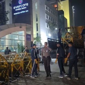 মধ্যরাতে এভারকেয়ারে বাড়তি নিরাপত্তা