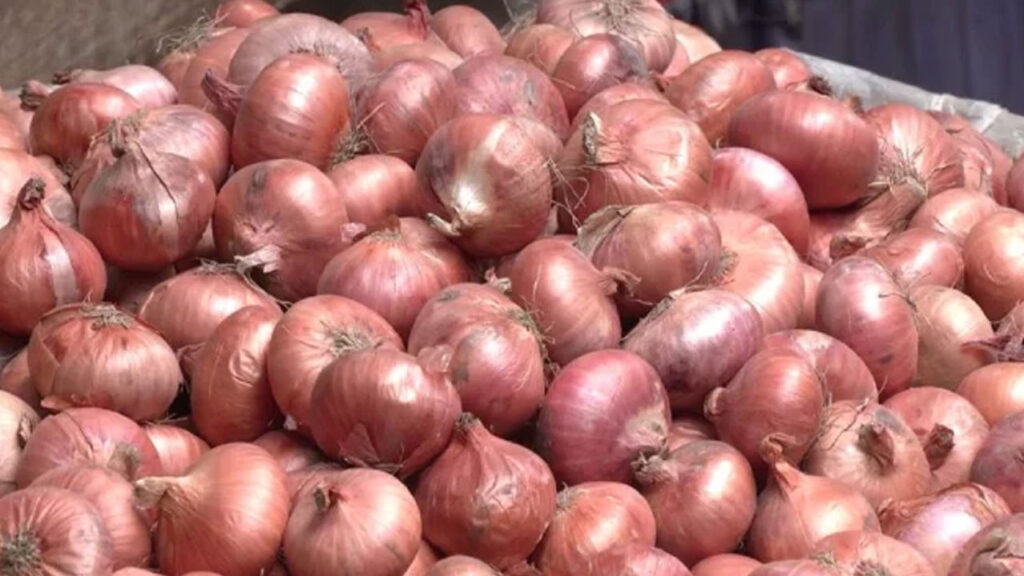 ফের পেঁয়াজের বাজারে উত্তাপ, কেজিতে দাম বাড়ল যত